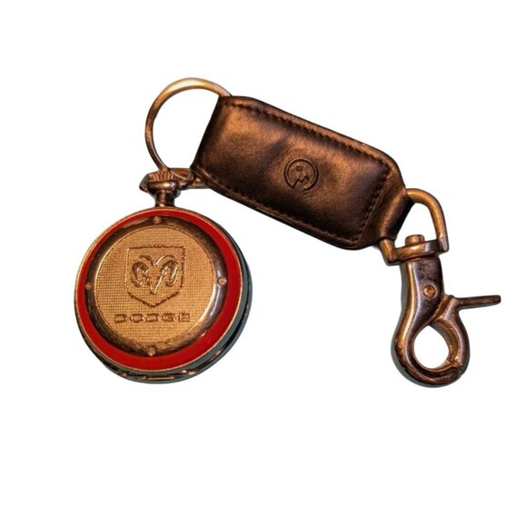 Red Enamel Dodge Hinged Pocket Watch w Snap Hook - Working - Collectable - Picture 3 of 6